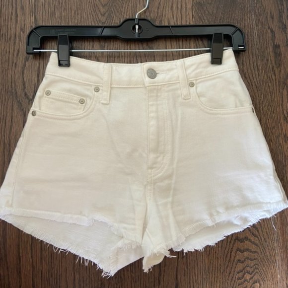 Aritzia Sunday Best White Shorts - Picture 1 of 2
